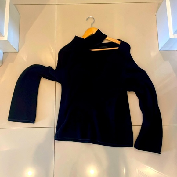 RTA XS OFF THE SHOULDER Black Sweater Bell Sleeve - Picture 1 of 3